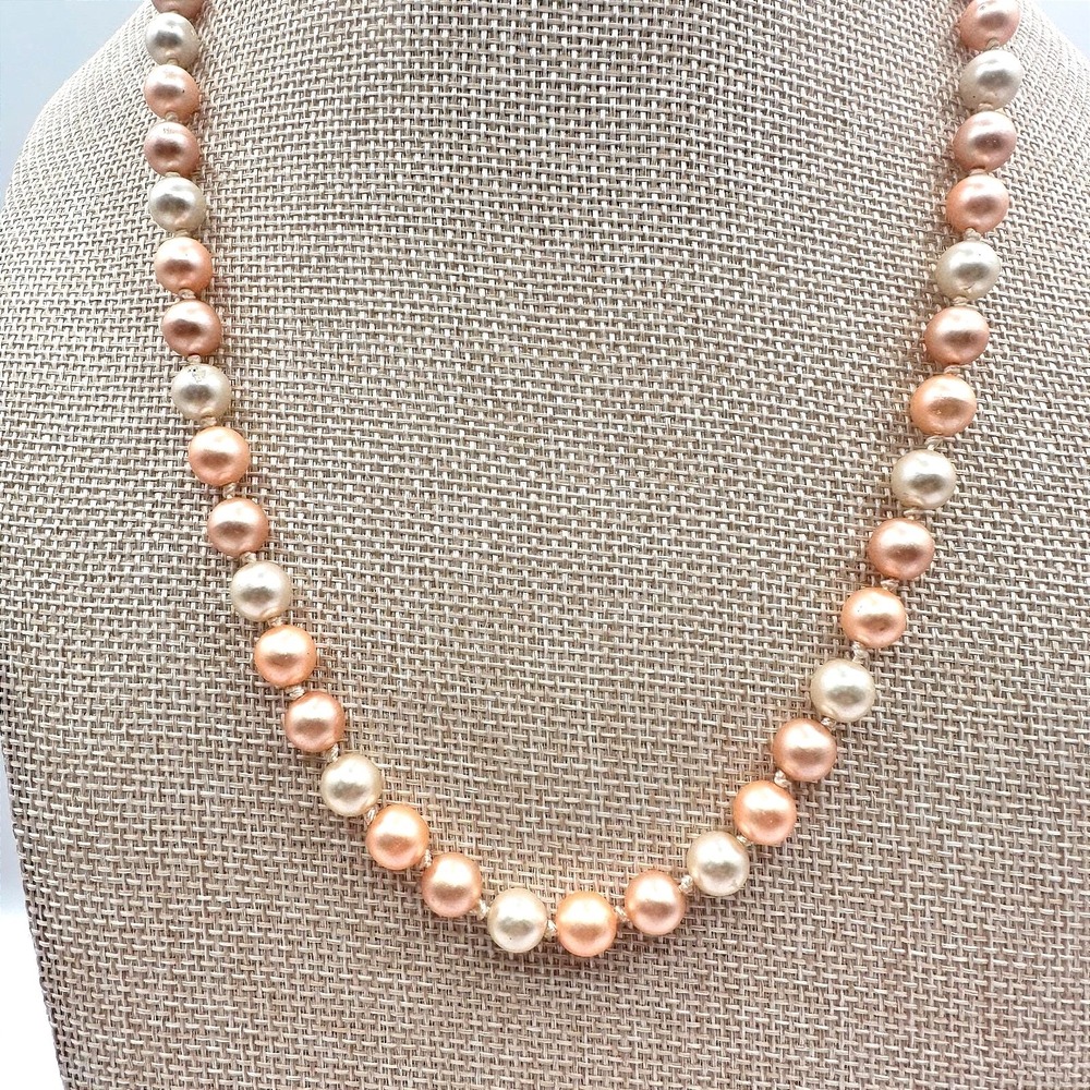 Vintage 90s Peach Cream Round Faux Pearl Beaded Necklace Women's Classic Jewelry